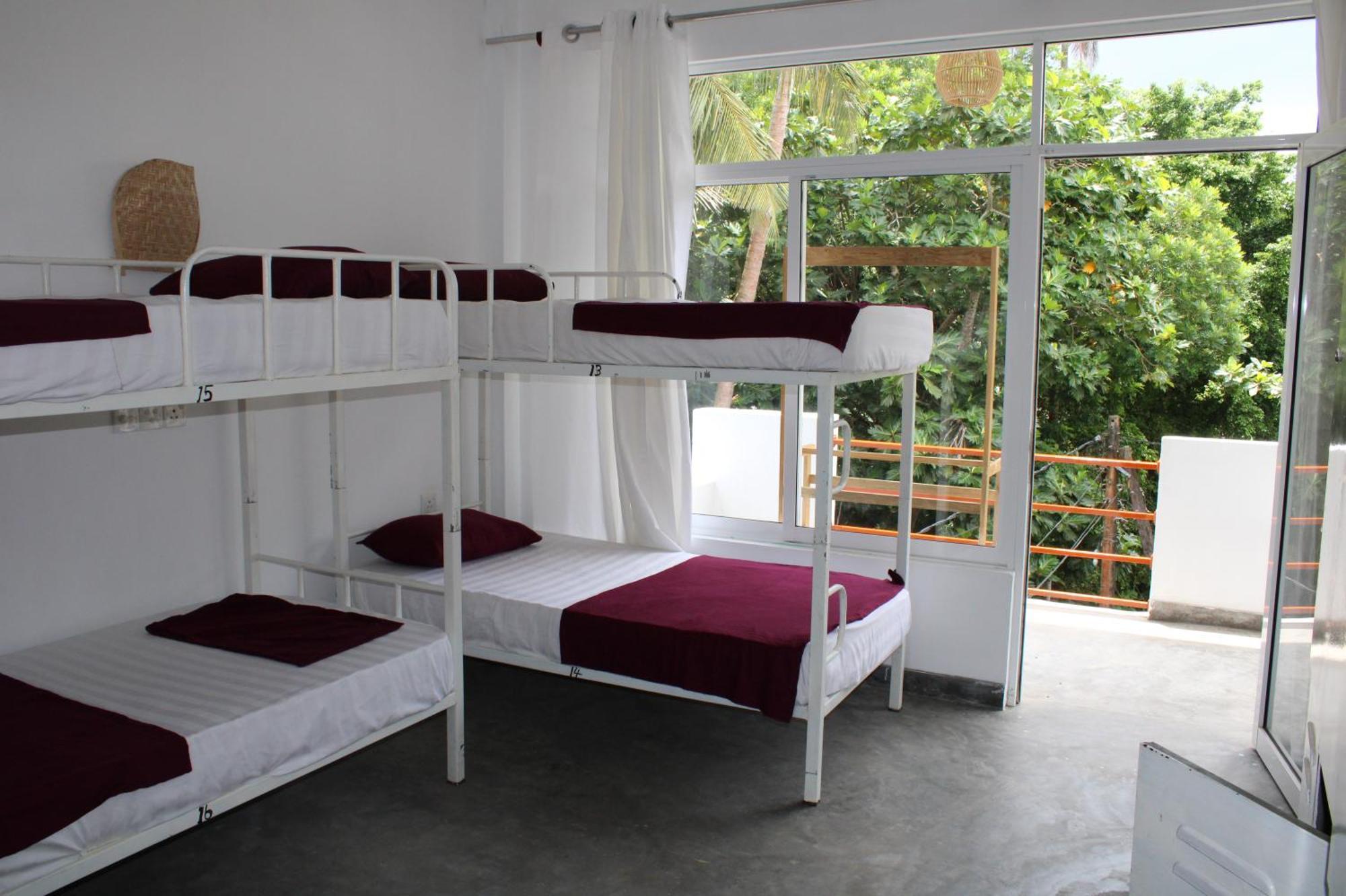 Sun & Moon Hostel 米瑞莎 外观 照片